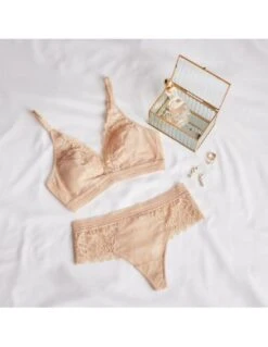 Tanga En Dentelle RAFFINE - Wacoal Frappé -Ma Boîte à Dessous Soldes tanga en dentelle raffine wacoal frappe 2